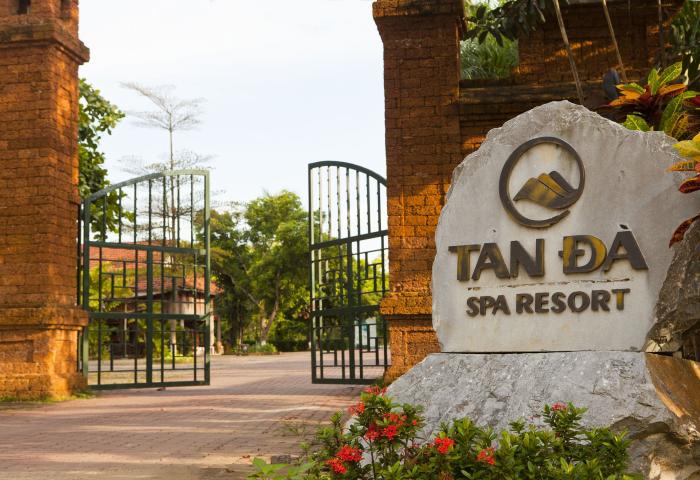 Cong tan Da Resort Ba Vi